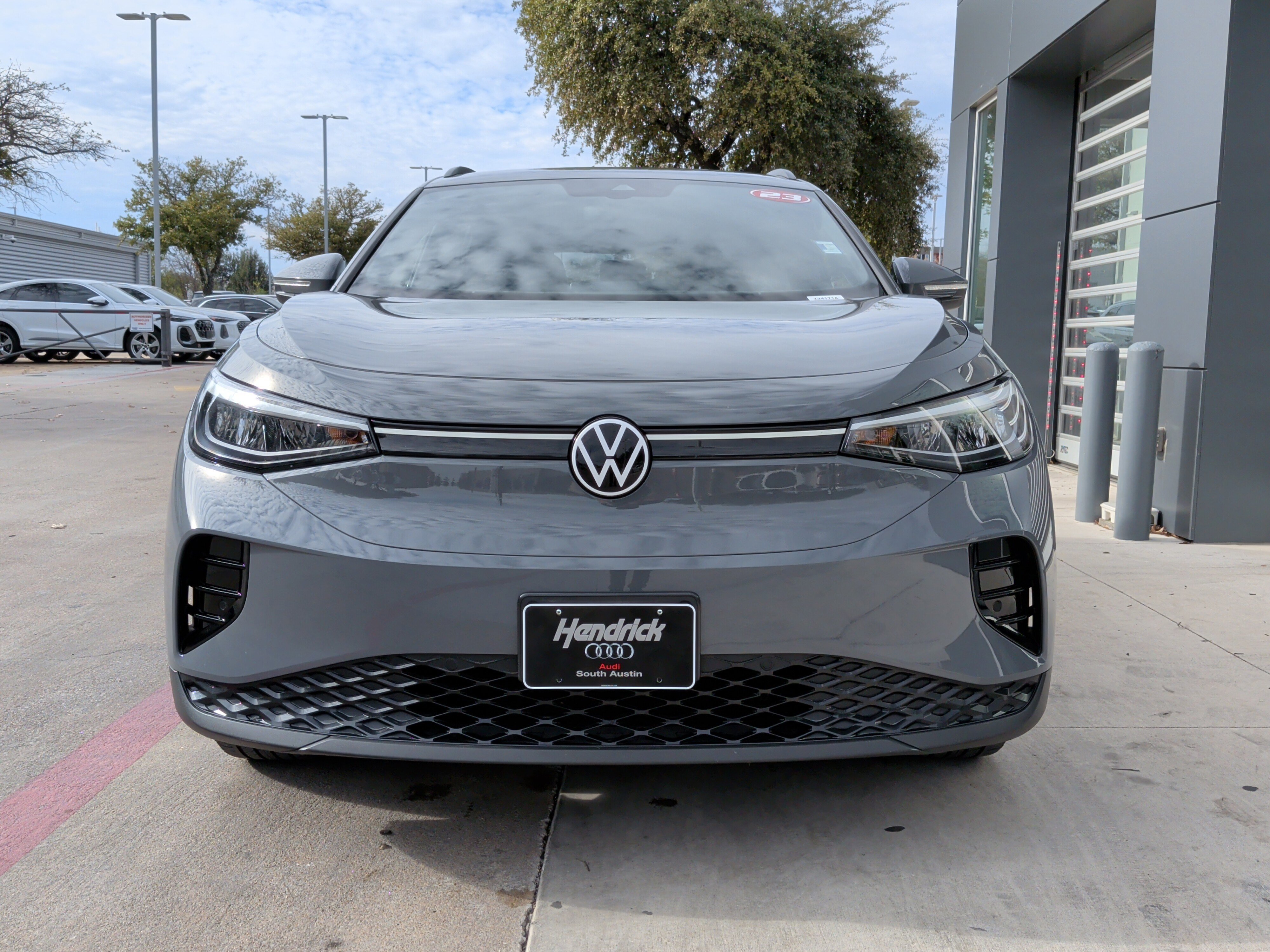 Used 2023 Volkswagen ID.4 Pro image 3