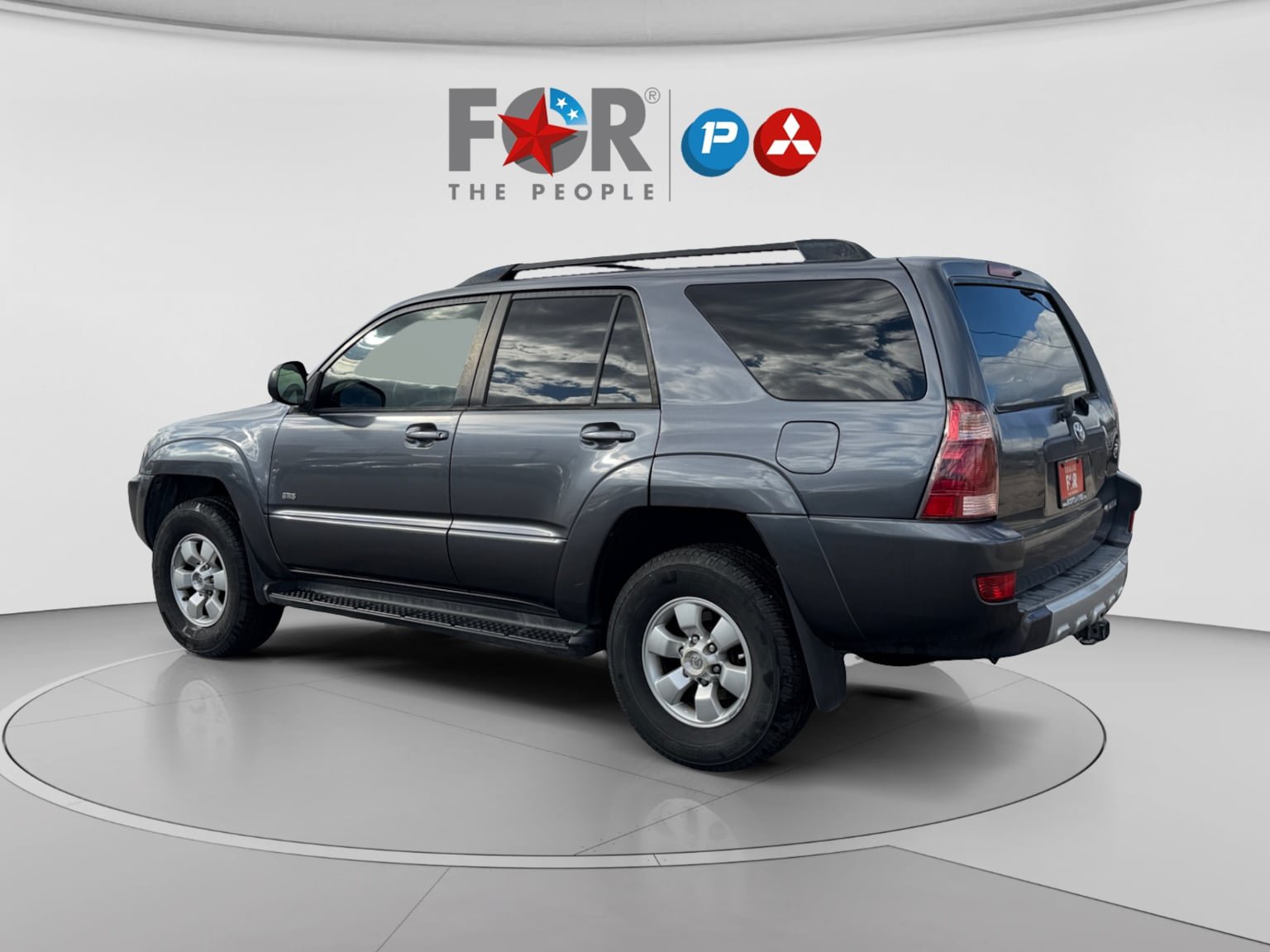 Used 2004 Toyota 4Runner SR5 RWD image 3