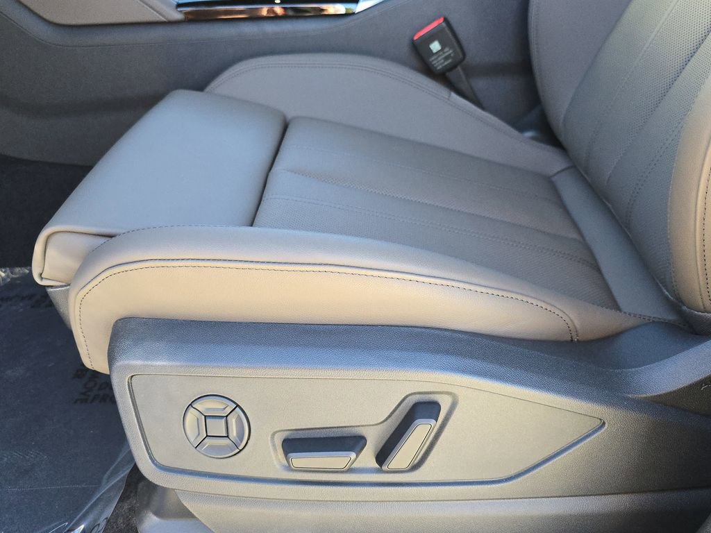 New 2025 Audi Q5 Premium Plus image 17