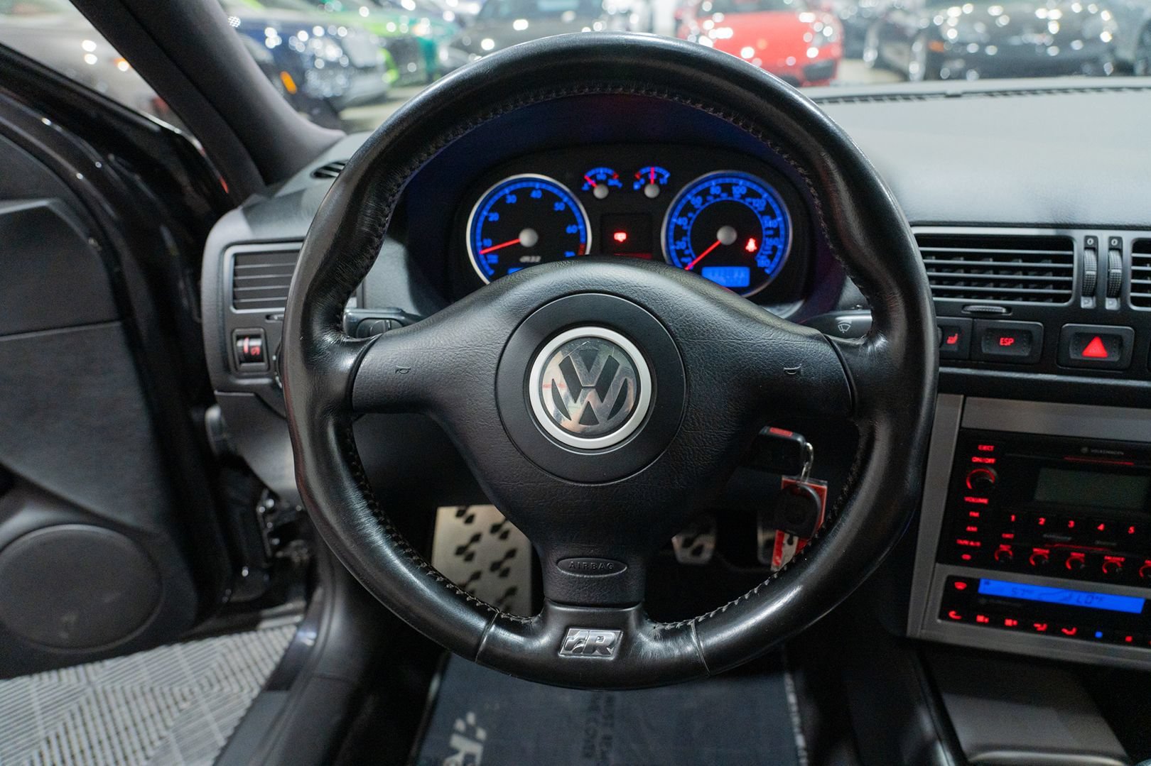 Used 2004 Volkswagen R32 AWD/4WD image 32