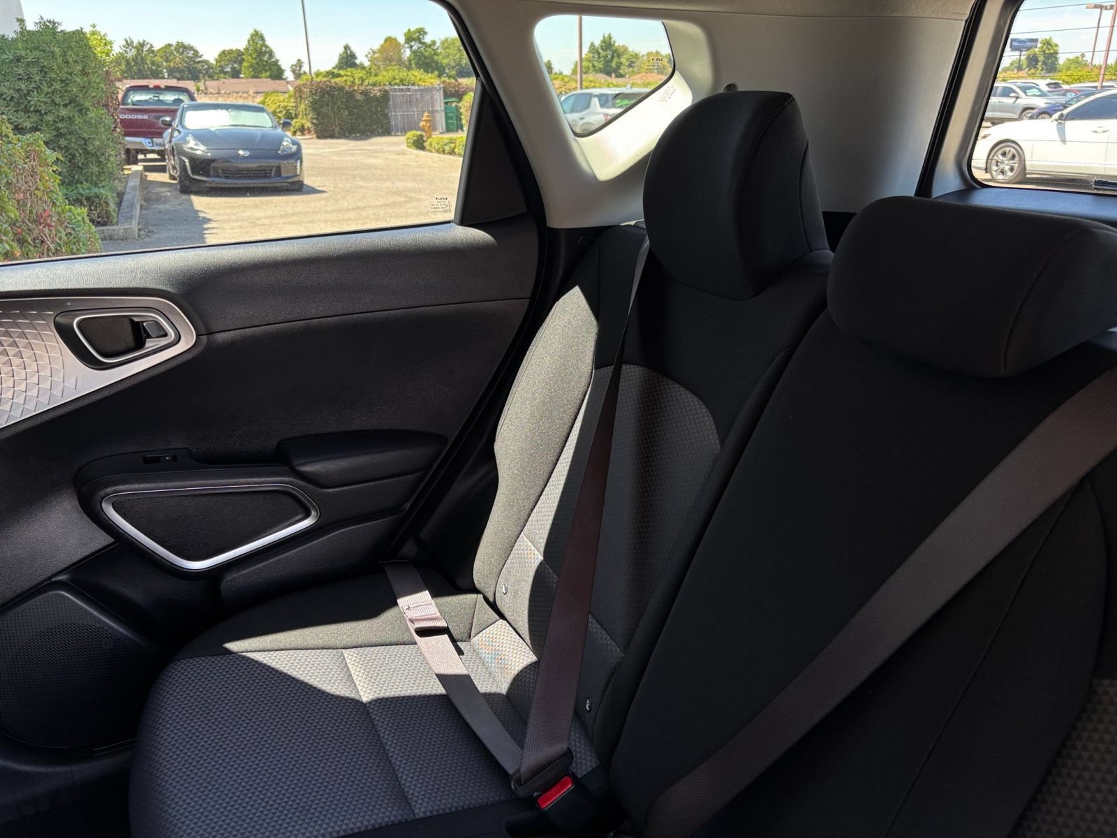 Used 2025 Kia Soul LX w/ LX Technology Package FWD image 37