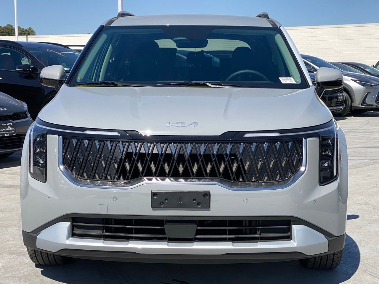 New 2026 Kia Carnival EX image 9
