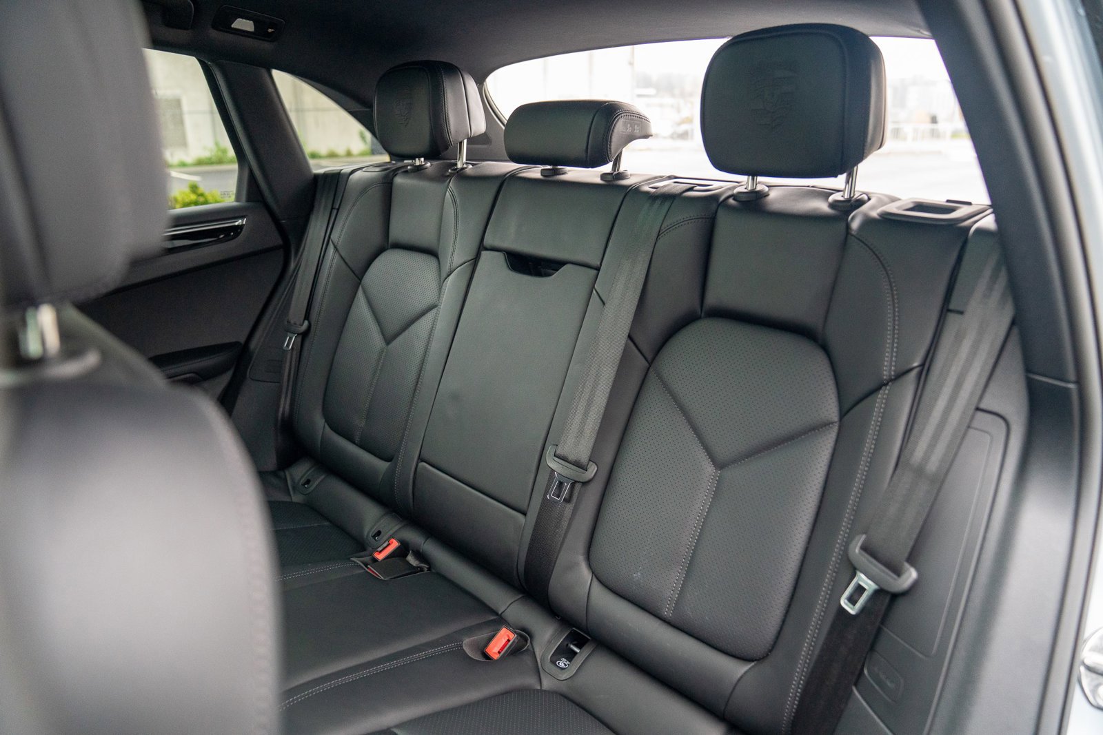 Used 2025 Porsche Macan image 24