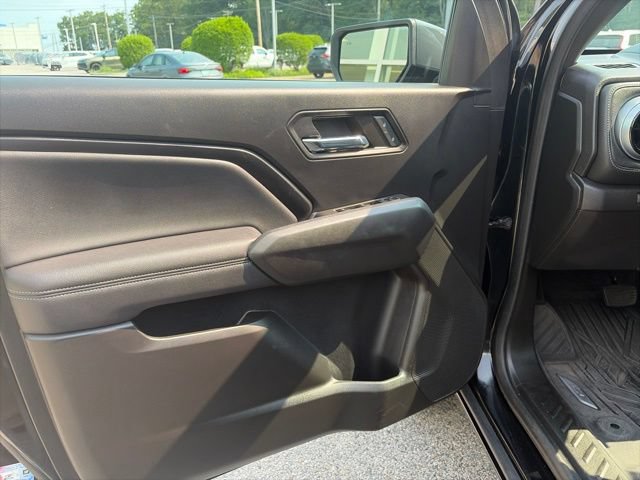 Used 2023 Chevrolet Colorado LT w/ LT Convenience Package III AWD/4WD image 22