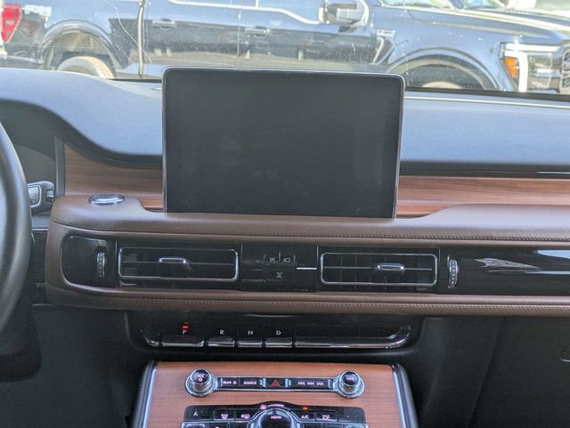 Used 2020 Lincoln Aviator Reserve w/ Equipment Group 202A image 19