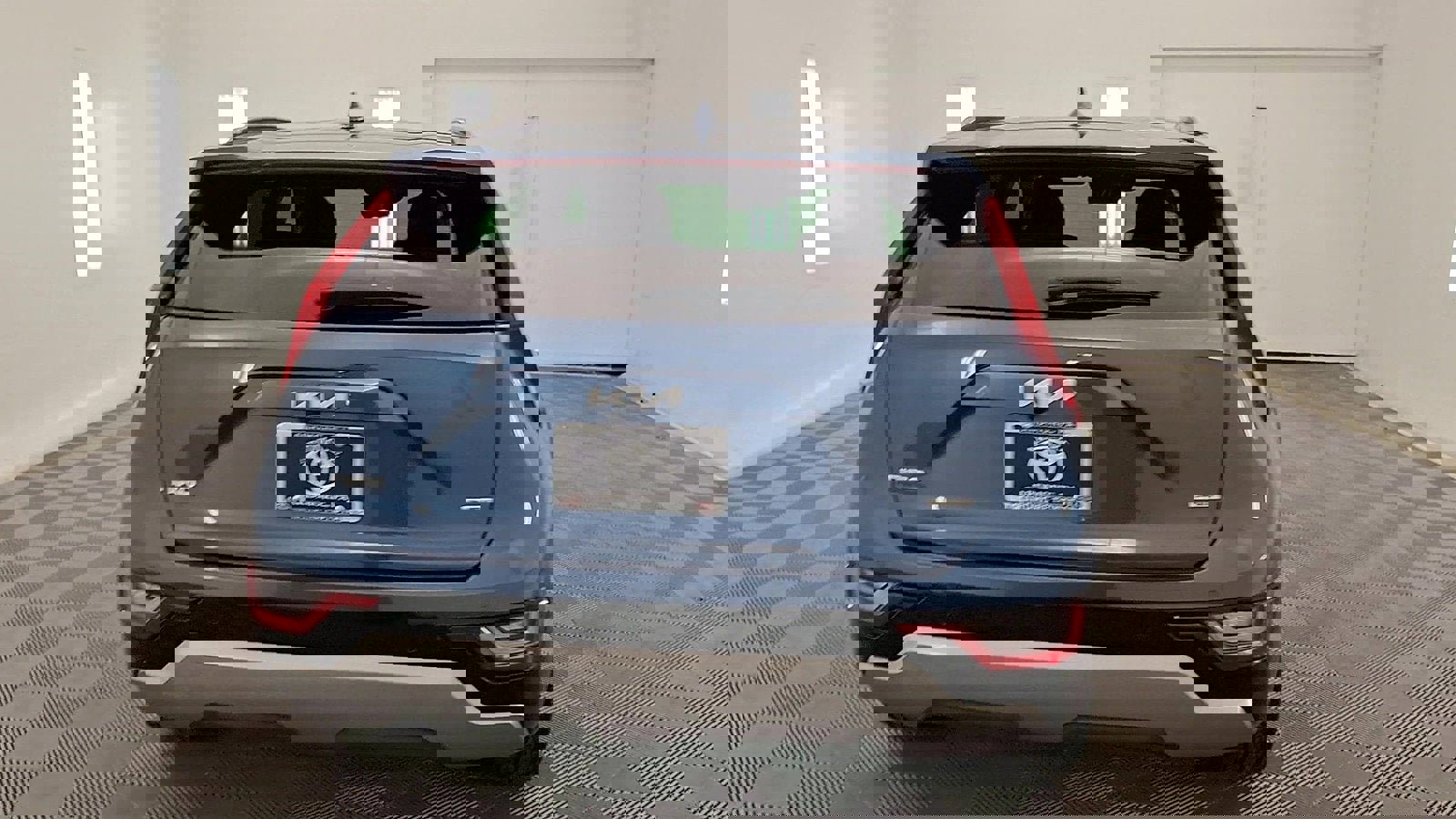 Used 2023 Kia Niro SX Touring image 3