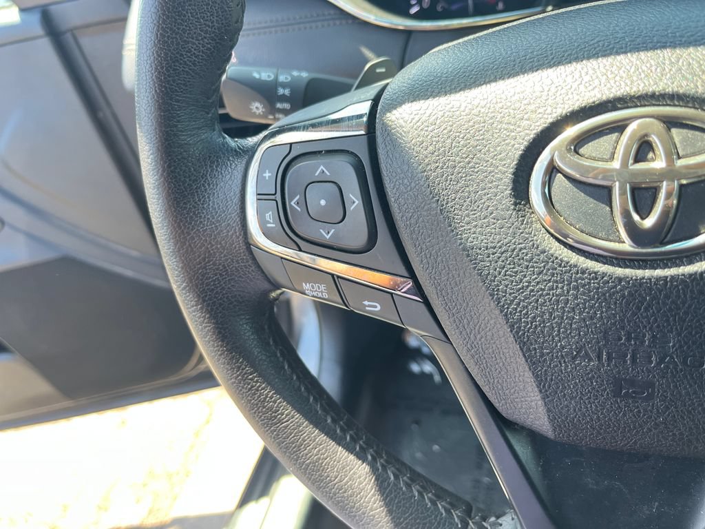 Used 2015 Toyota Avalon XLE FWD image 39