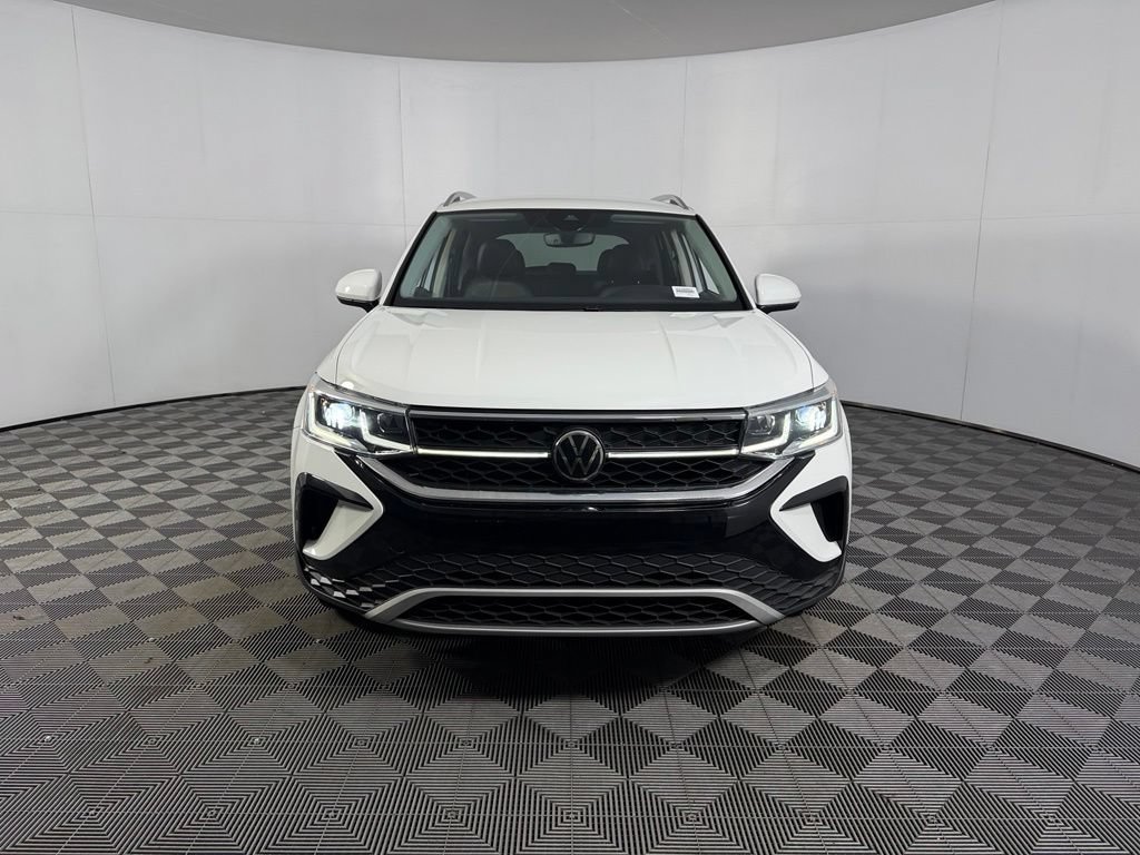 Used 2022 Volkswagen Taos SEL AWD/4WD image 3