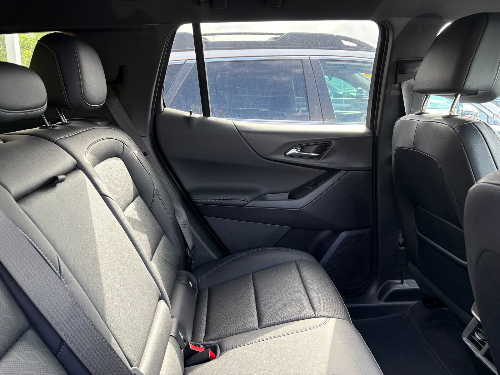 Used 2025 Chevrolet Equinox LT w/ Convenience Package II AWD/4WD image 10