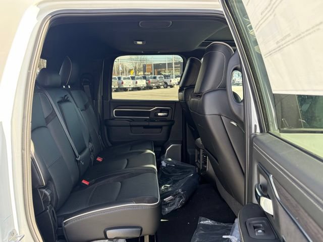 New 2026 RAM 3500 Laramie AWD/4WD image 33