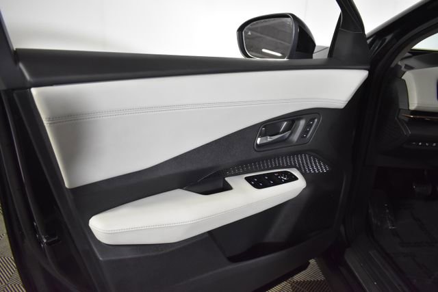 Used 2024 Nissan Ariya AWD image 7