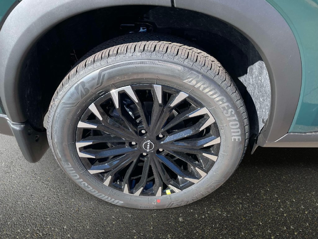 New 2027 Nissan Rogue Dark Armor FWD image 7