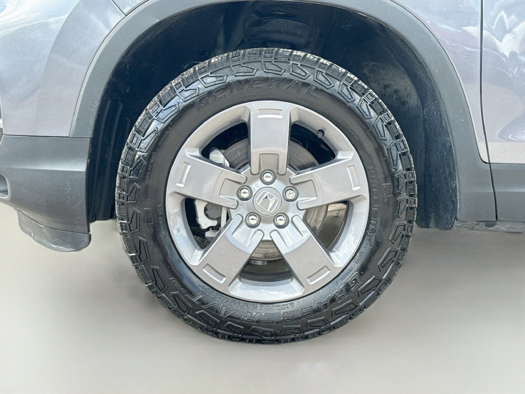 Used 2025 Honda Ridgeline TrailSport image 32