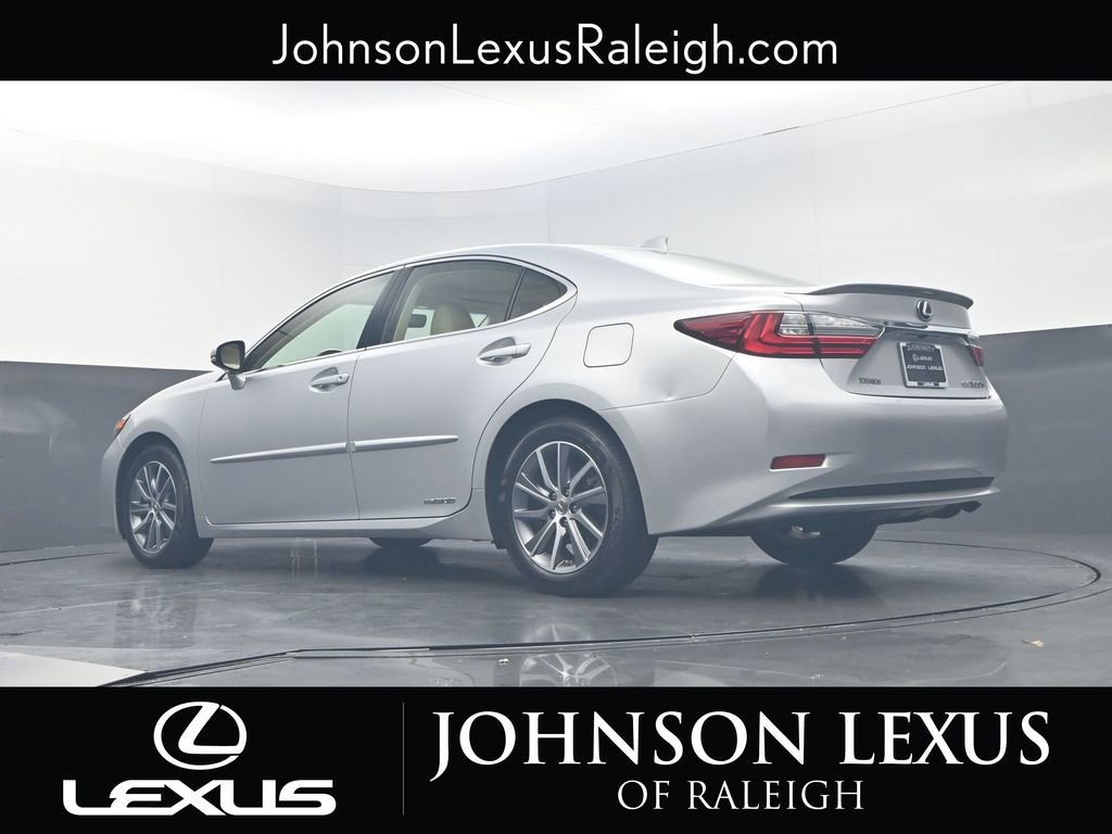 Used 2016 Lexus ES 300h image 17