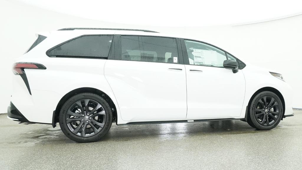 New 2026 Toyota Sienna XSE FWD image 15