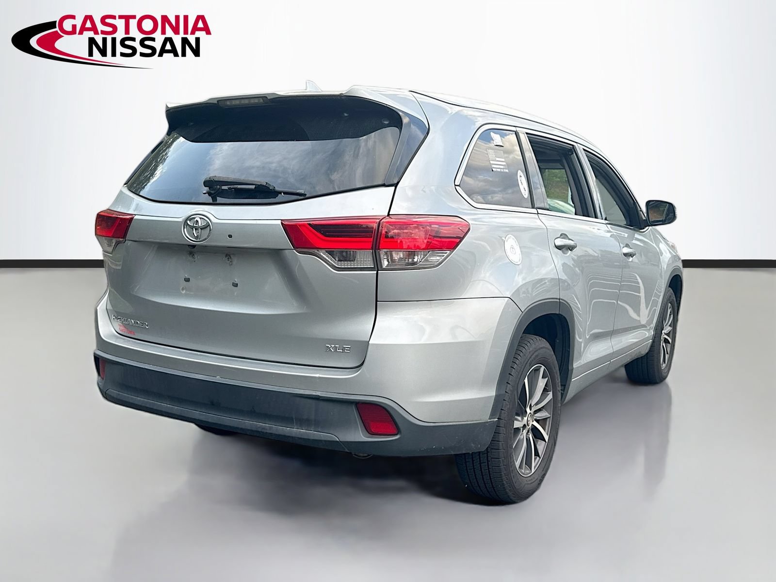 Used 2018 Toyota Highlander XLE FWD image 7
