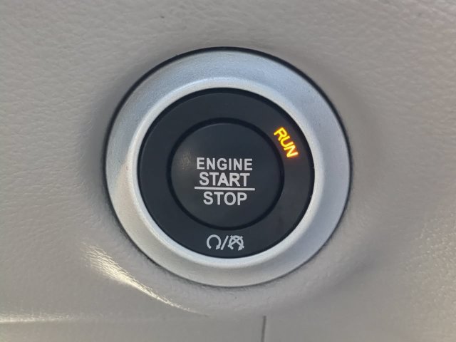 Used 2017 Chrysler Pacifica LX FWD image 25