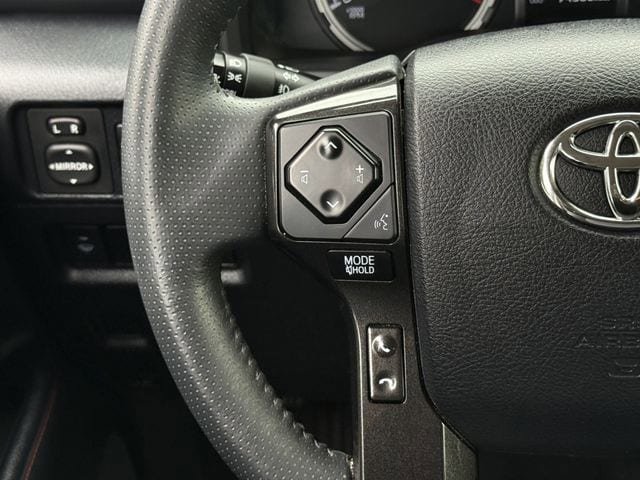 Used 2020 Toyota 4Runner TRD Off-Road Premium AWD/4WD image 14