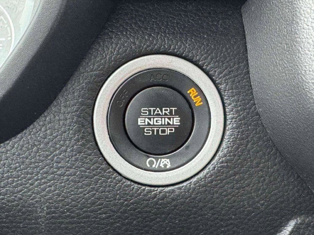 Used 2024 RAM 1500 Laramie AWD/4WD image 32