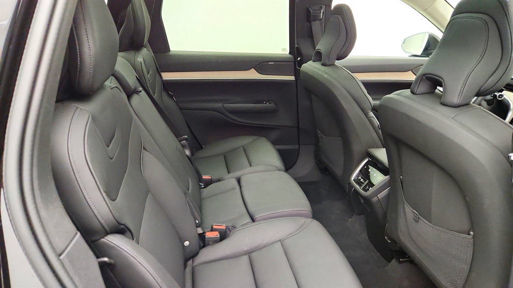Used 2025 Volvo EX90 Plus AWD/4WD image 21