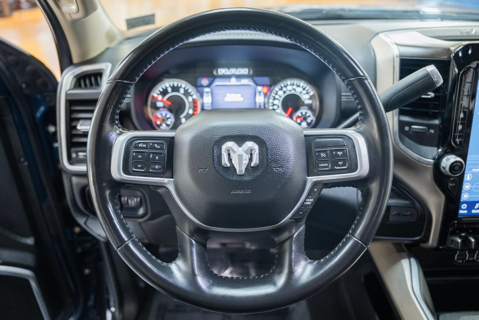 Used 2022 RAM 2500 Laramie AWD/4WD image 35
