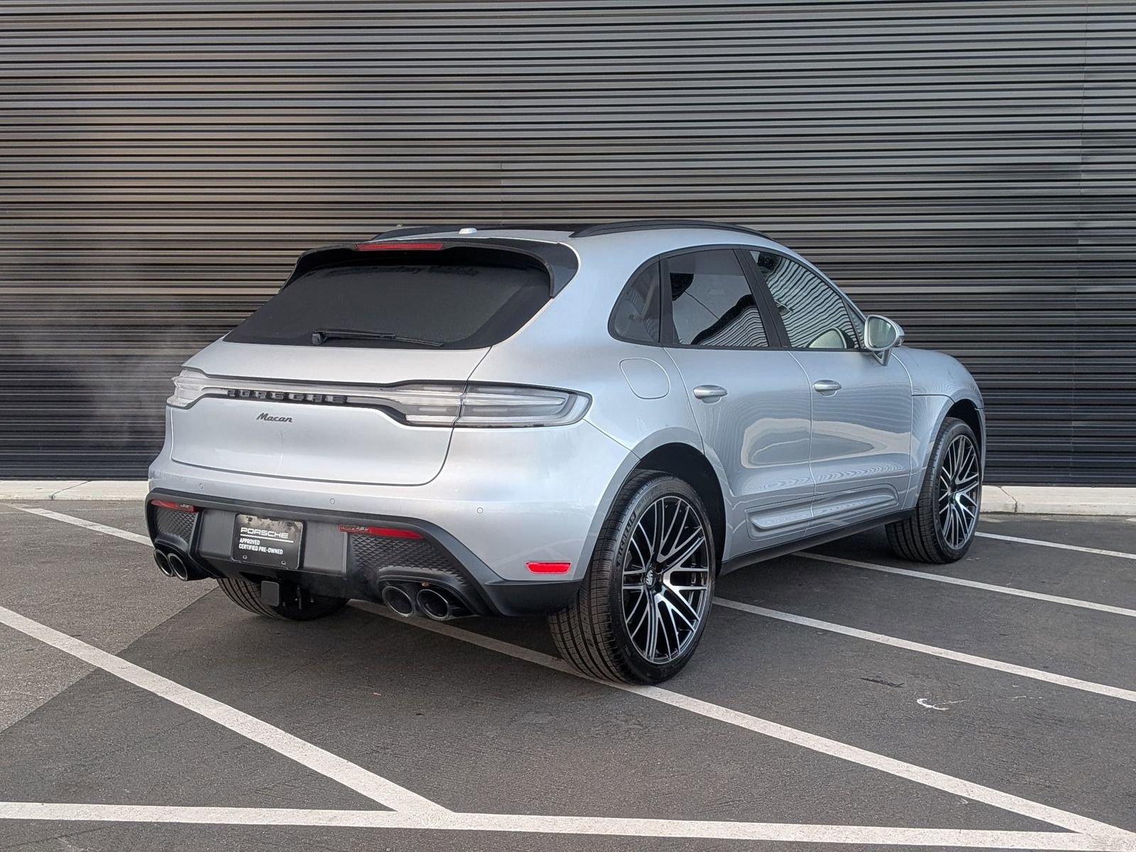 Certified 2026 Porsche Macan image 9