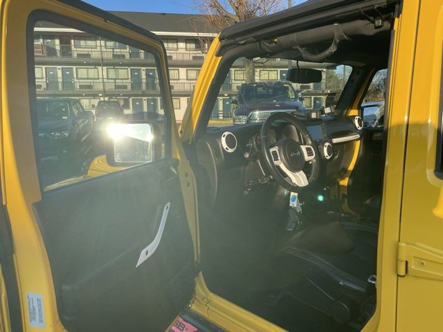 Used 2015 Jeep Wrangler Unlimited Sahara image 14