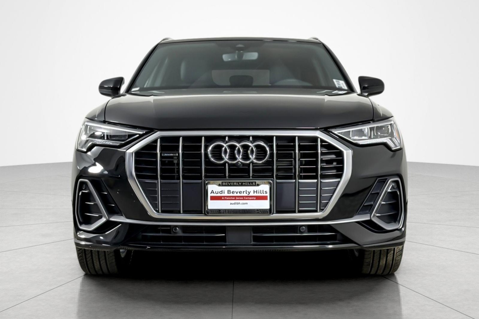Used 2025 Audi Q3 2.0T Premium Plus w/ Premium Plus Package AWD/4WD image 8