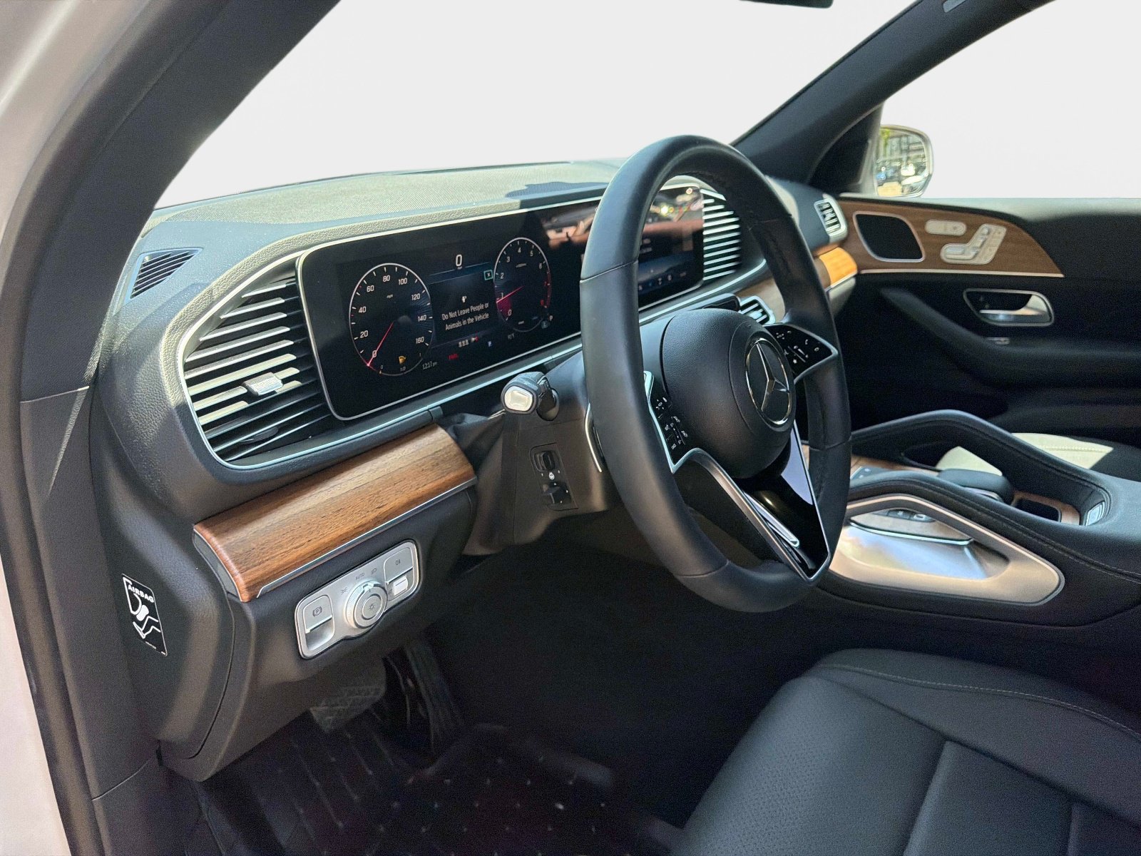 Certified 2025 Mercedes-Benz GLE 350 4MATIC w/ Winter Package image 21