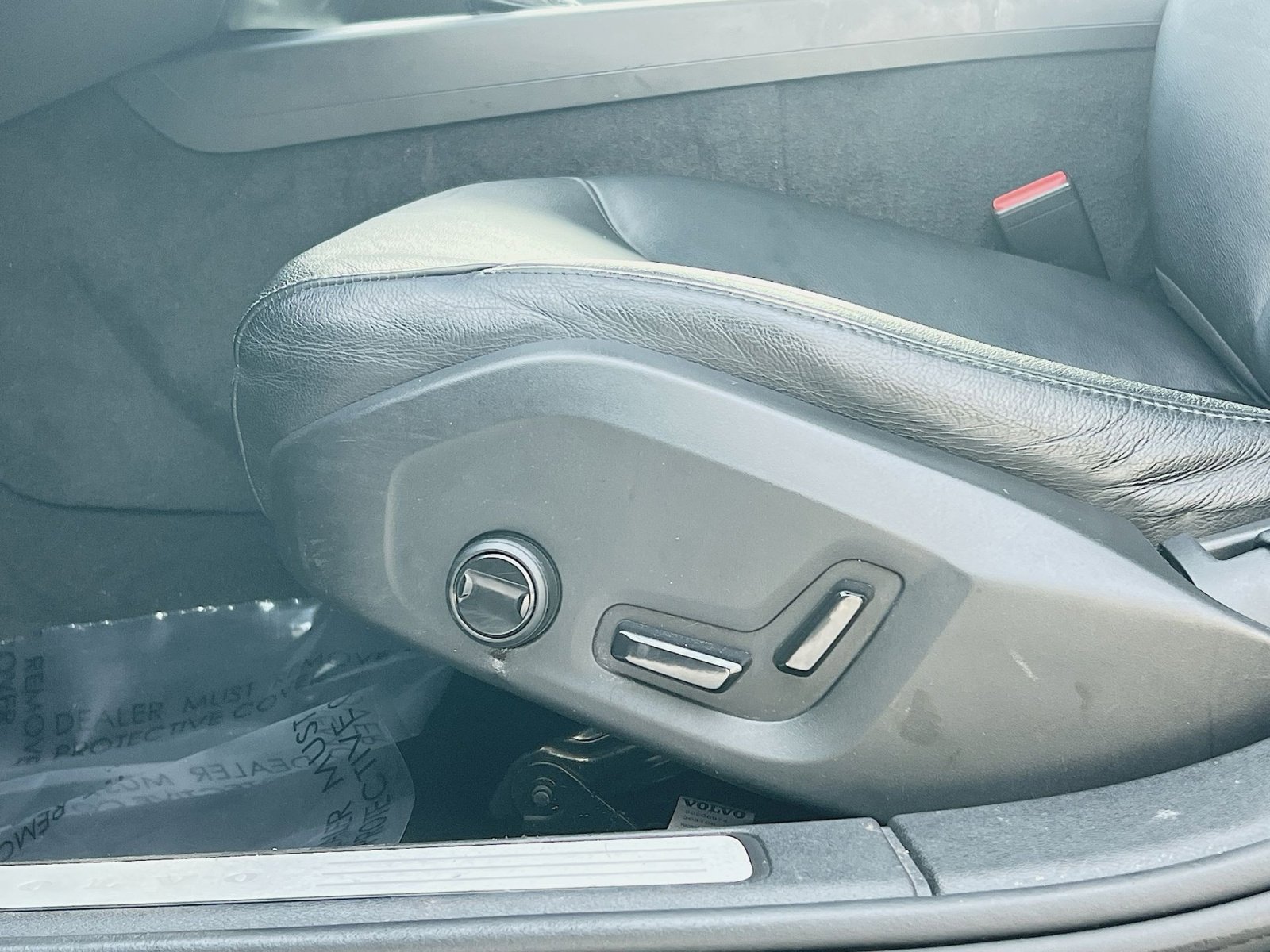 Used 2020 Volvo S60 T6 Momentum w/ Protection Package Premier image 14