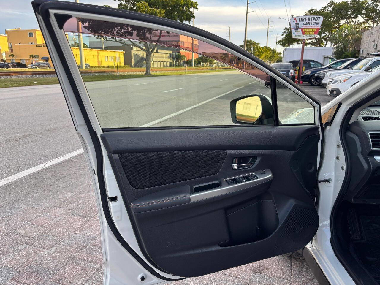 Used 2016 Subaru Crosstrek 2.0i Premium w/ Moonroof Package image 9