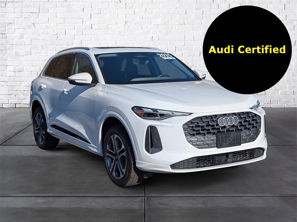 Certified 2025 Audi Q5 Premium w/ Convenience Package image 2