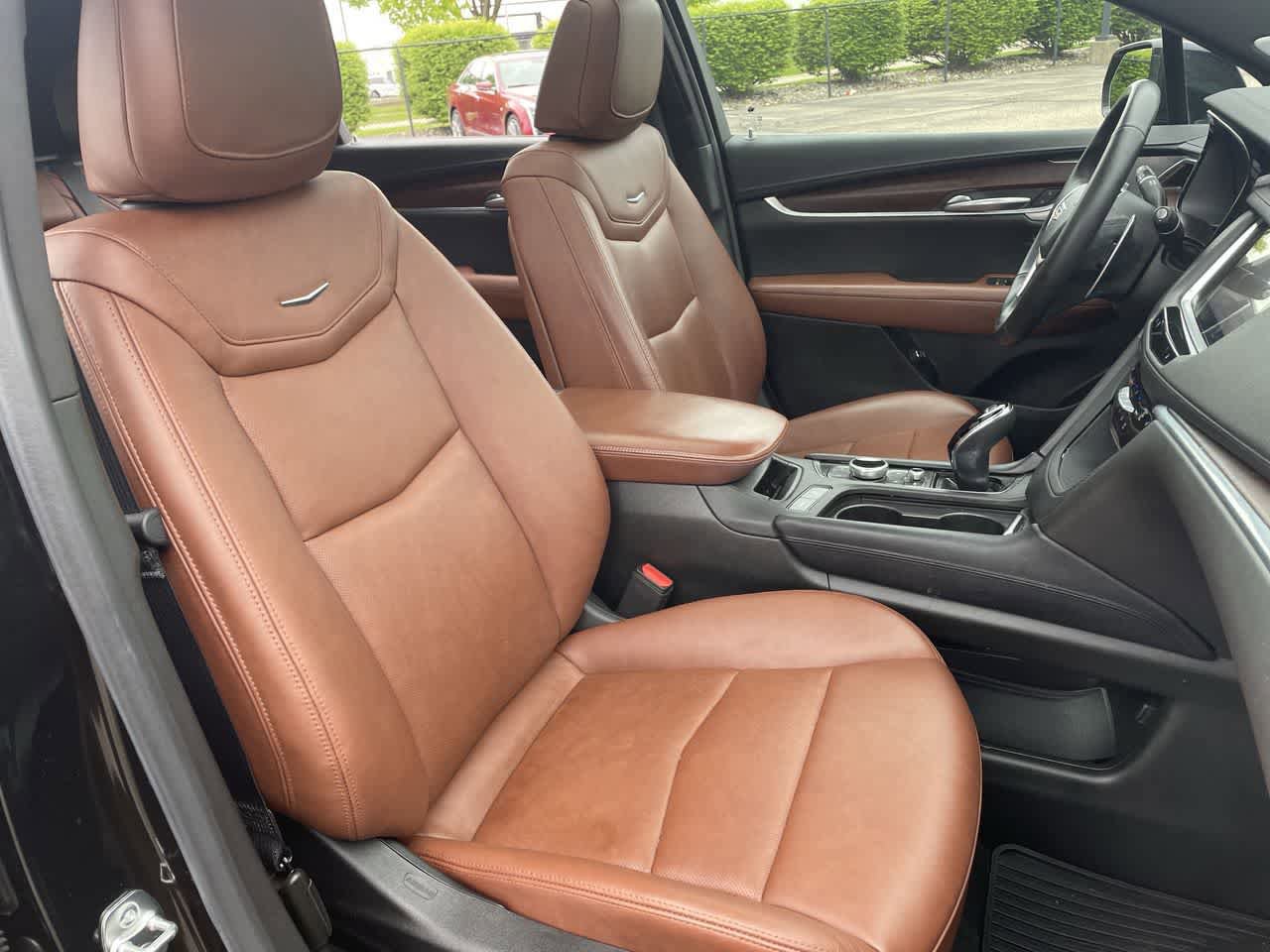 Used 2024 Cadillac XT5 Sportv w/ Technology Package AWD/4WD image 14