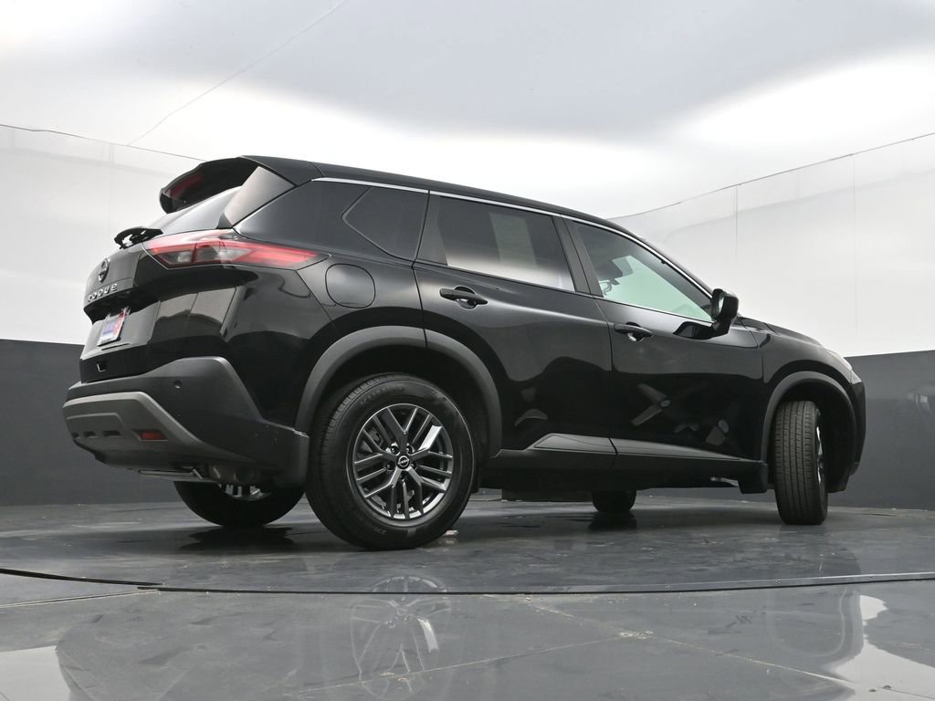 Used 2023 Nissan Rogue S image 27