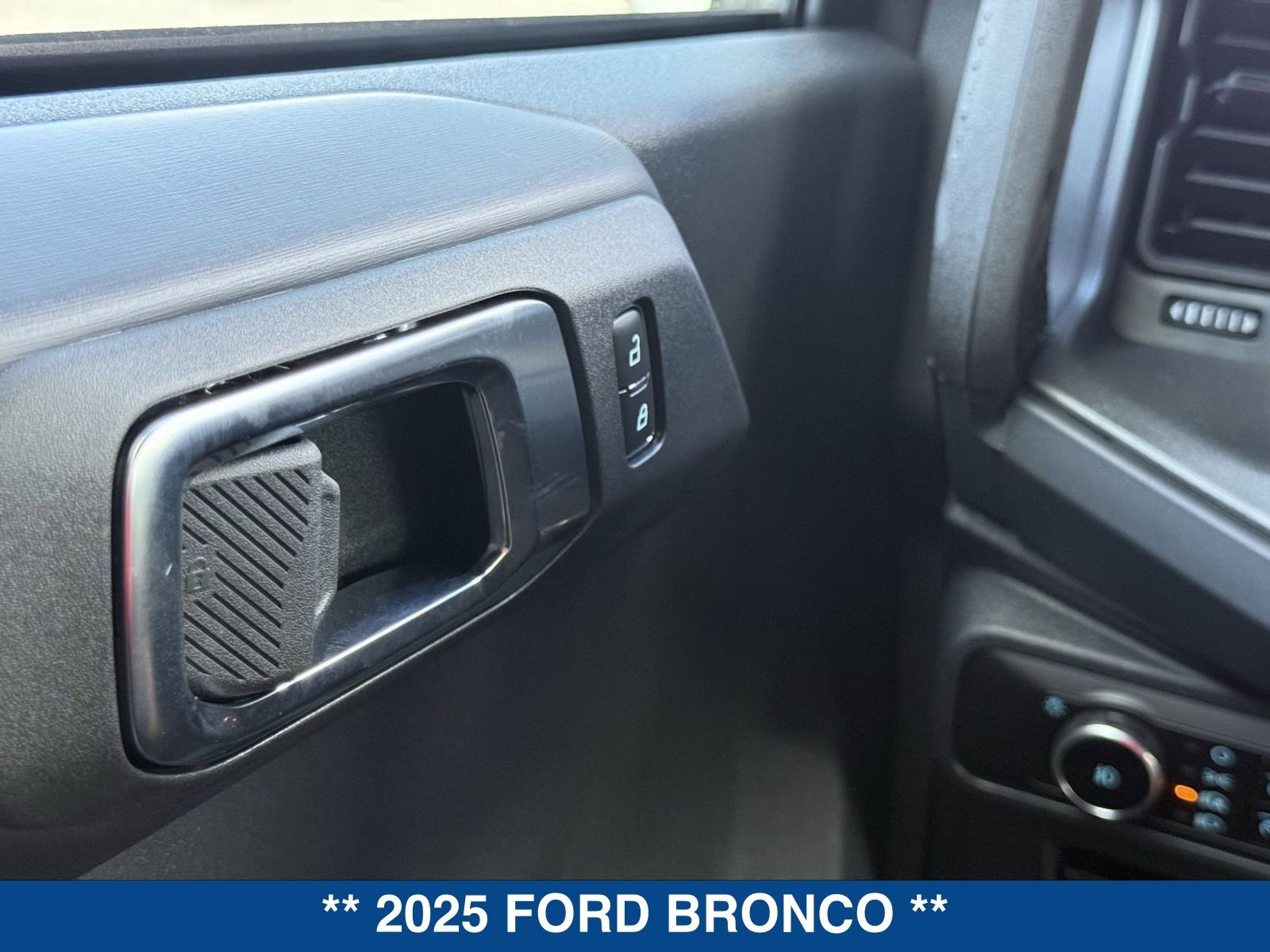 New 2025 Ford Bronco Badlands AWD/4WD image 23