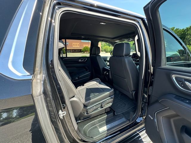 Used 2021 GMC Yukon XL SLT AWD/4WD image 17