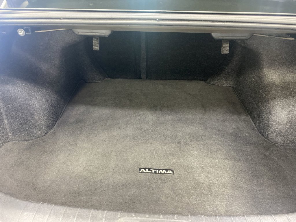 Used 2025 Nissan Altima 2.5 SV FWD image 34