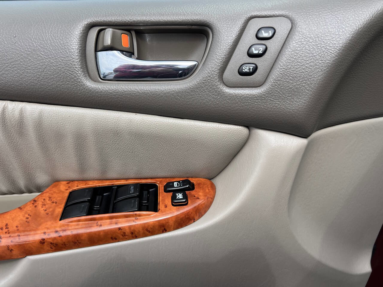 Used 2010 Toyota Sienna XLE Limited AWD/4WD image 10