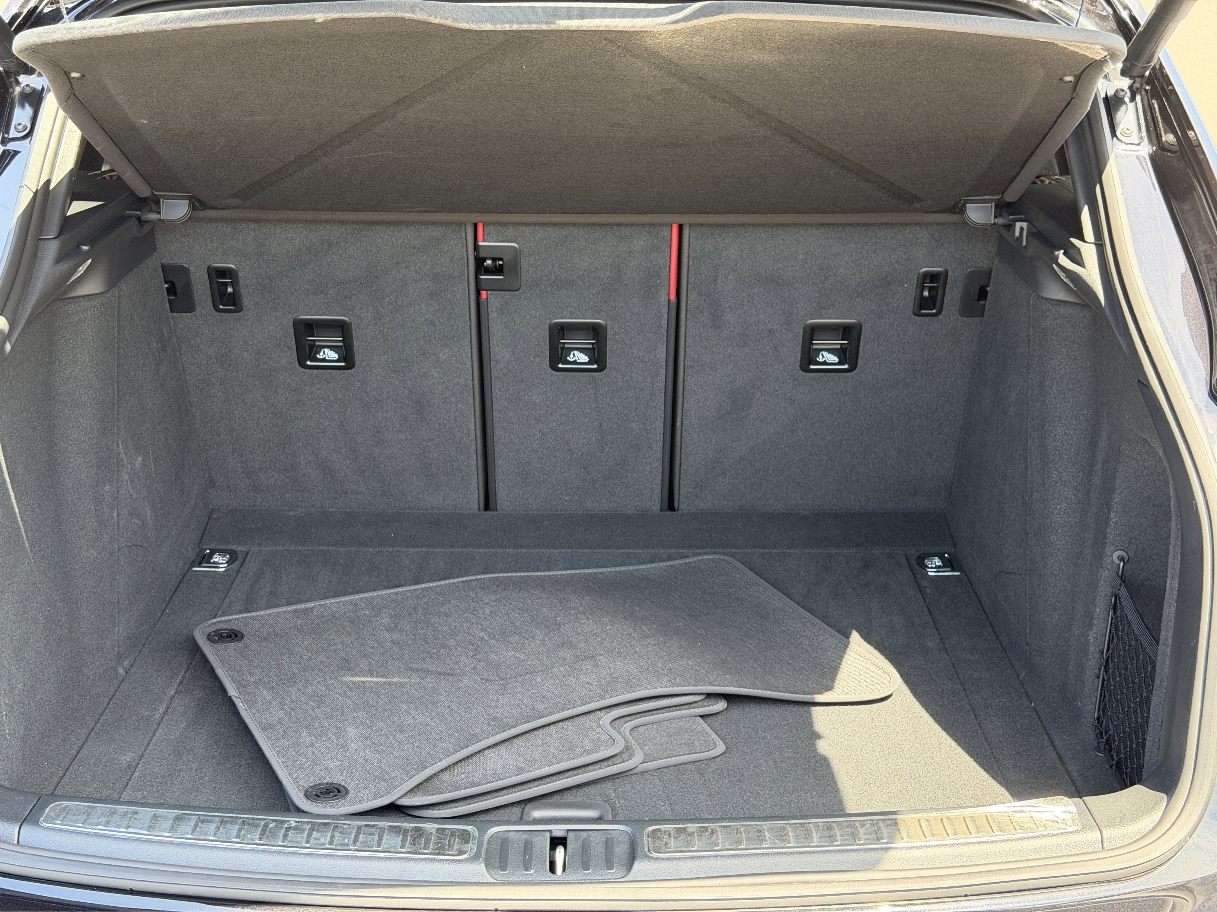 Certified 2025 Porsche Macan image 15