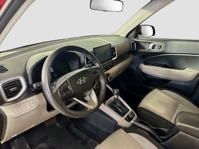 Used 2026 Hyundai Venue SEL FWD image 22