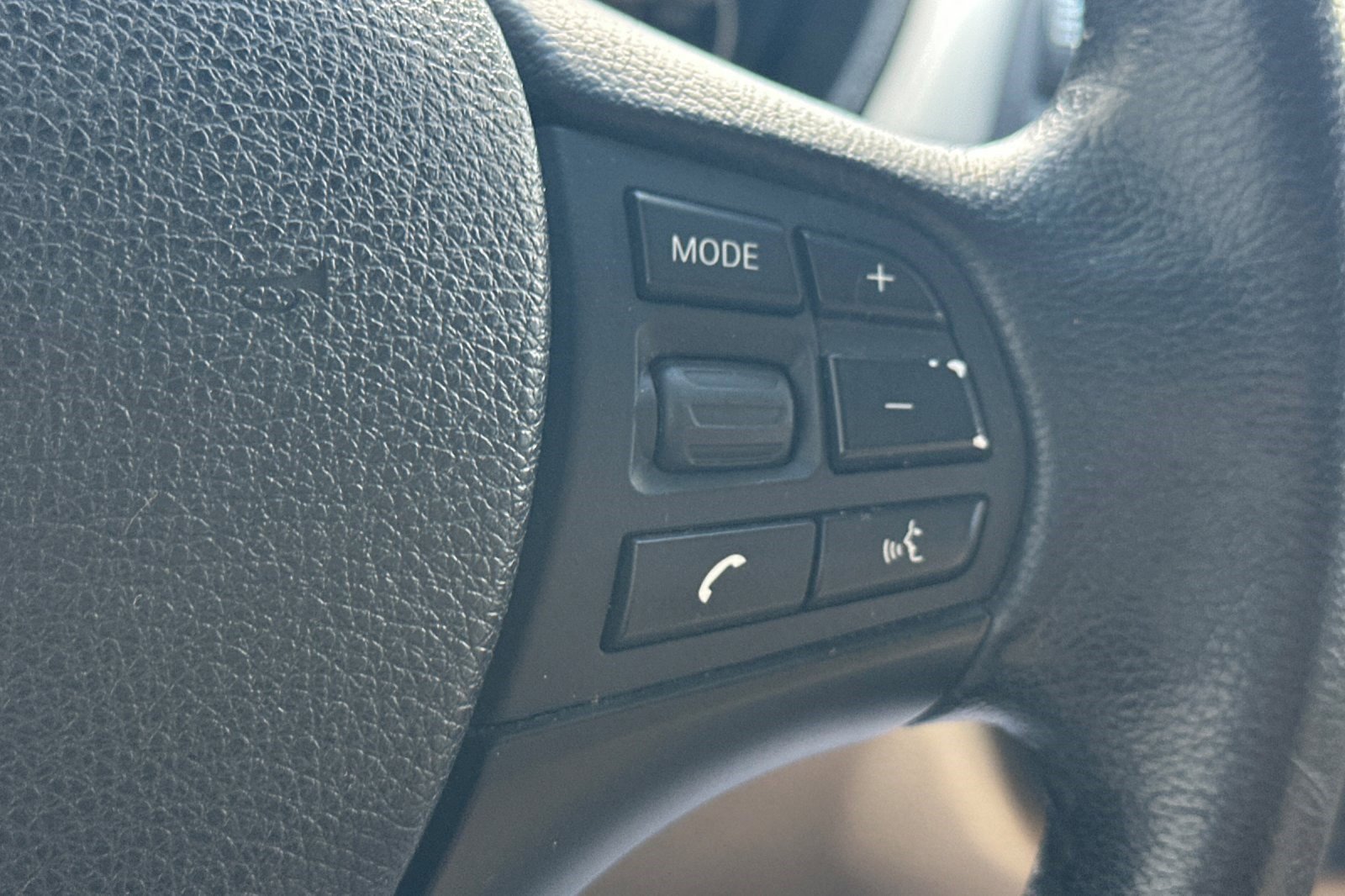 Used 2014 BMW 320i Sedan image 30