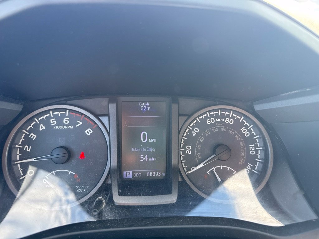 Used 2019 Toyota Tacoma TRD Off-Road w/ Technology Package AWD/4WD image 11