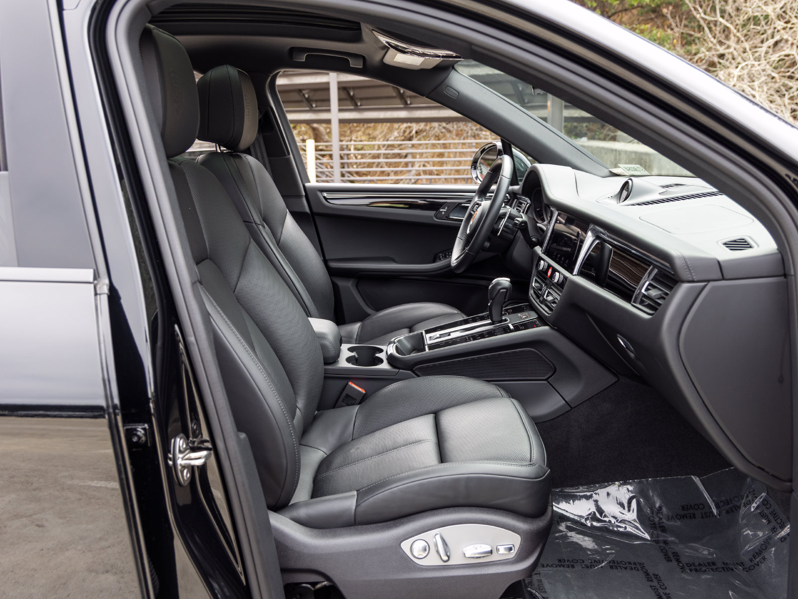 Used 2026 Porsche Macan AWD/4WD image 67