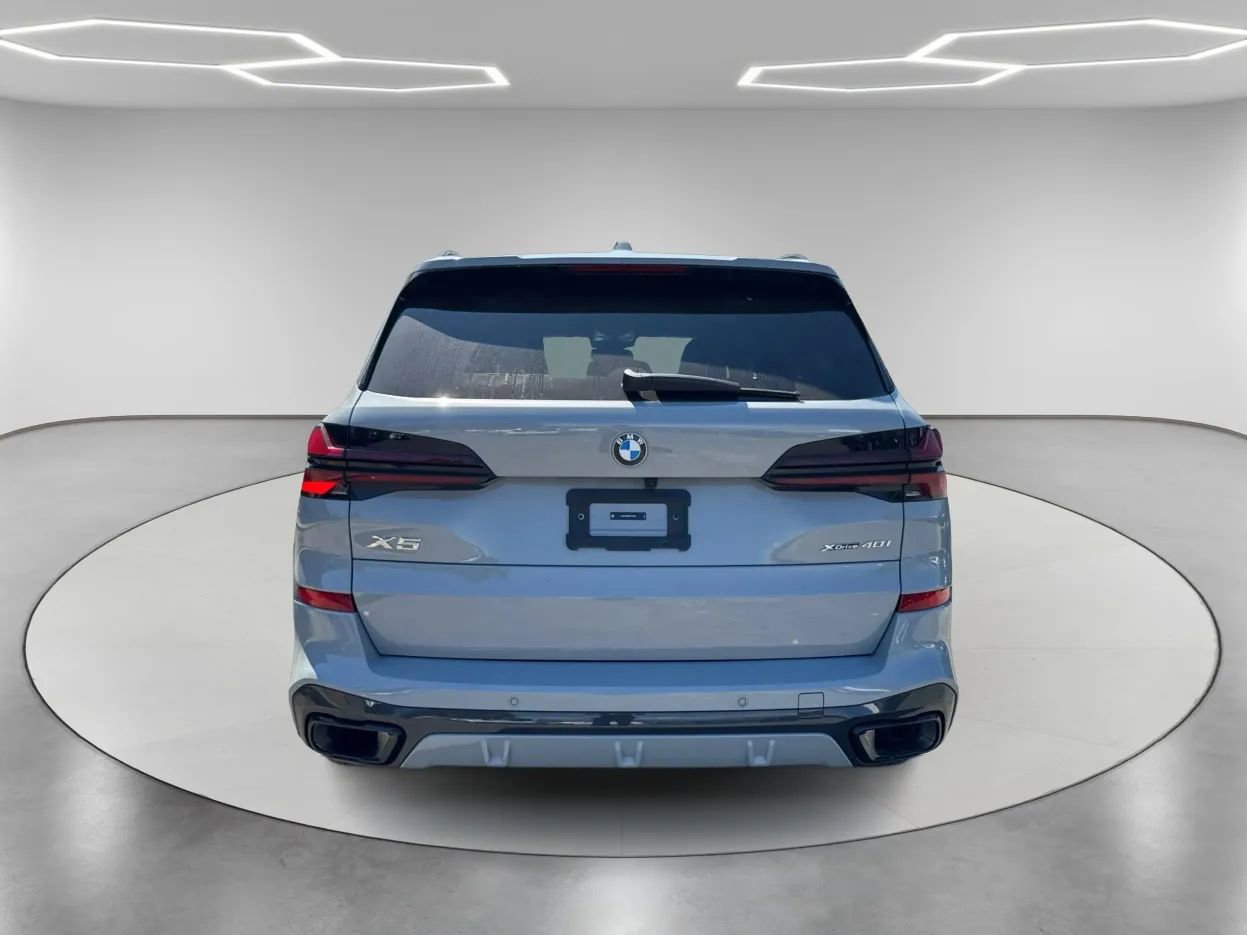 Used 2024 BMW X5 xDrive40i w/ M Sport Package image 6