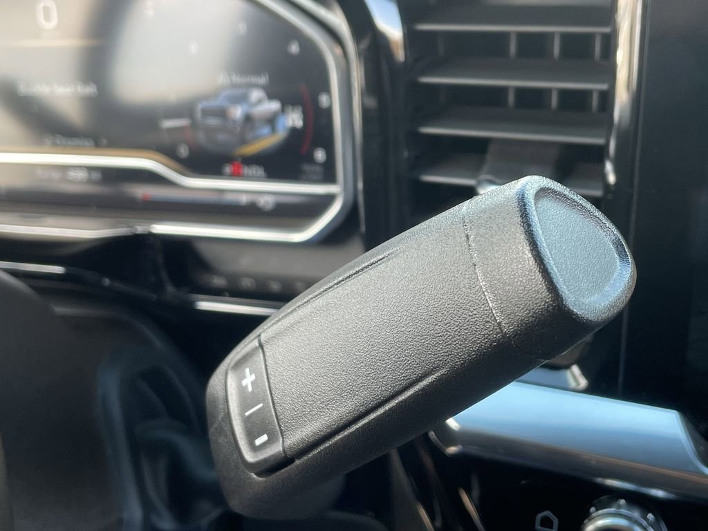 Used 2025 GMC Sierra 2500 SLT w/ SLT Convenience Package image 16