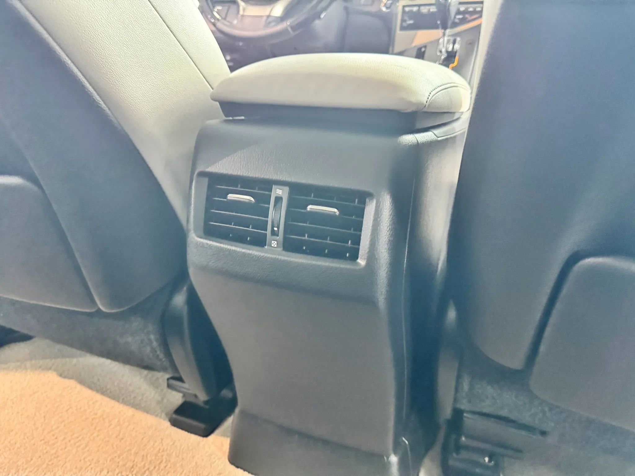 Used 2015 Lexus RX 450h AWD image 18