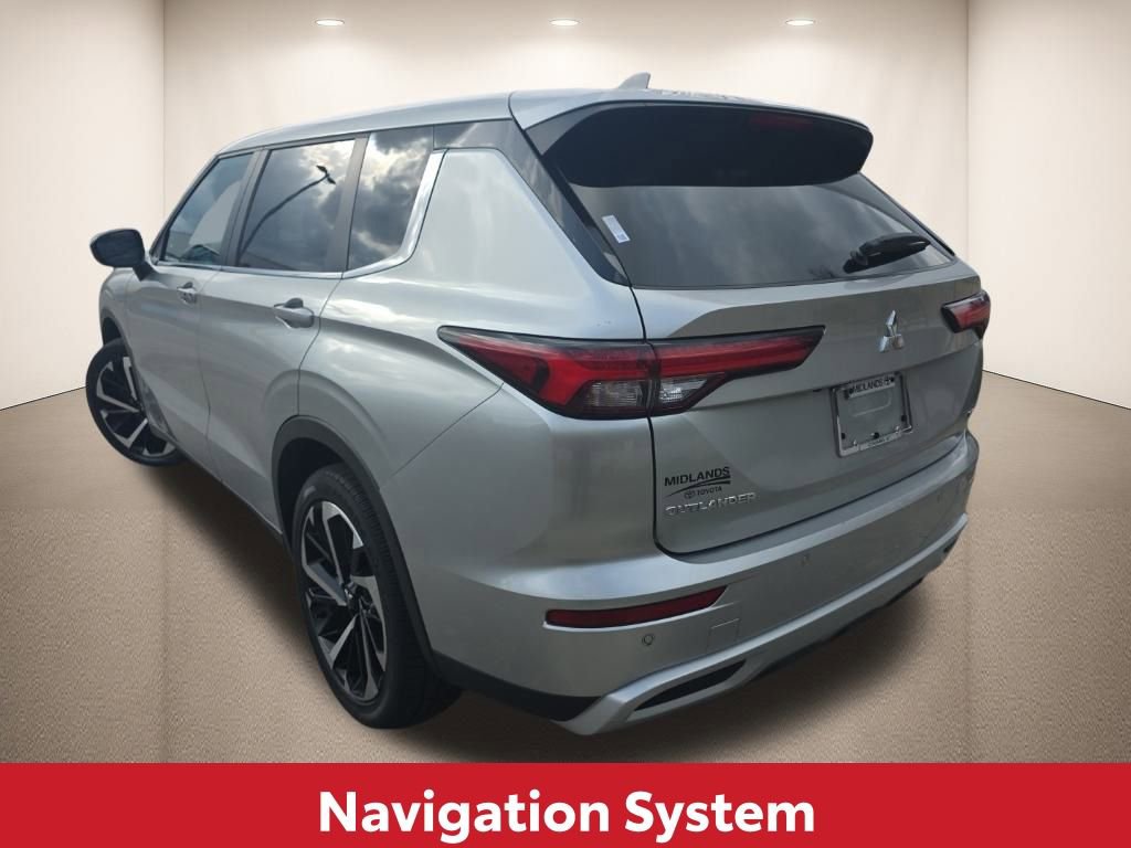 Used 2024 Mitsubishi Outlander SE image 6