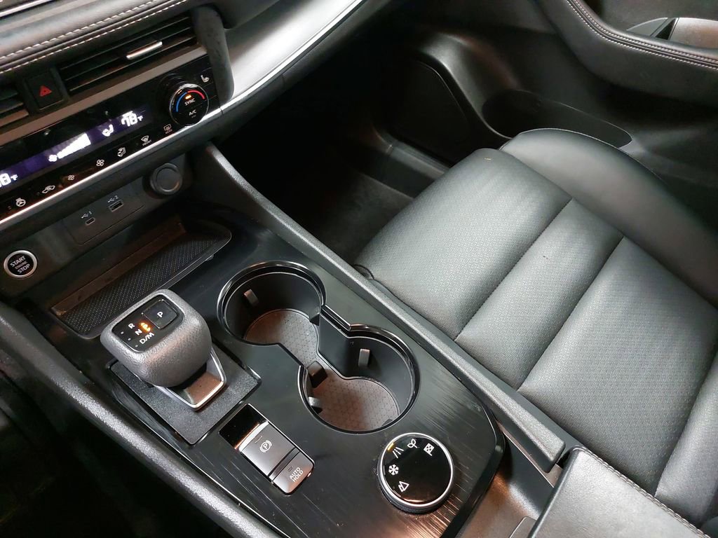 Used 2023 Nissan Rogue SV w/ SV Premium B Package image 25