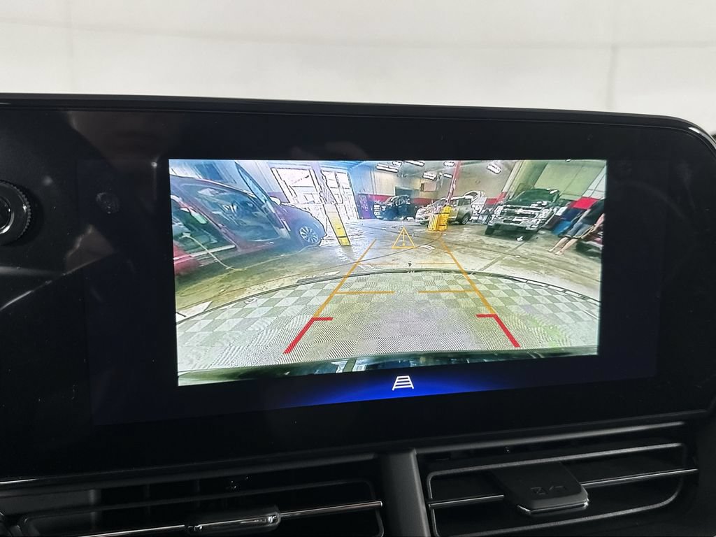 New 2026 Chevrolet Trax ACTIV w/ Sunroof Package FWD image 16