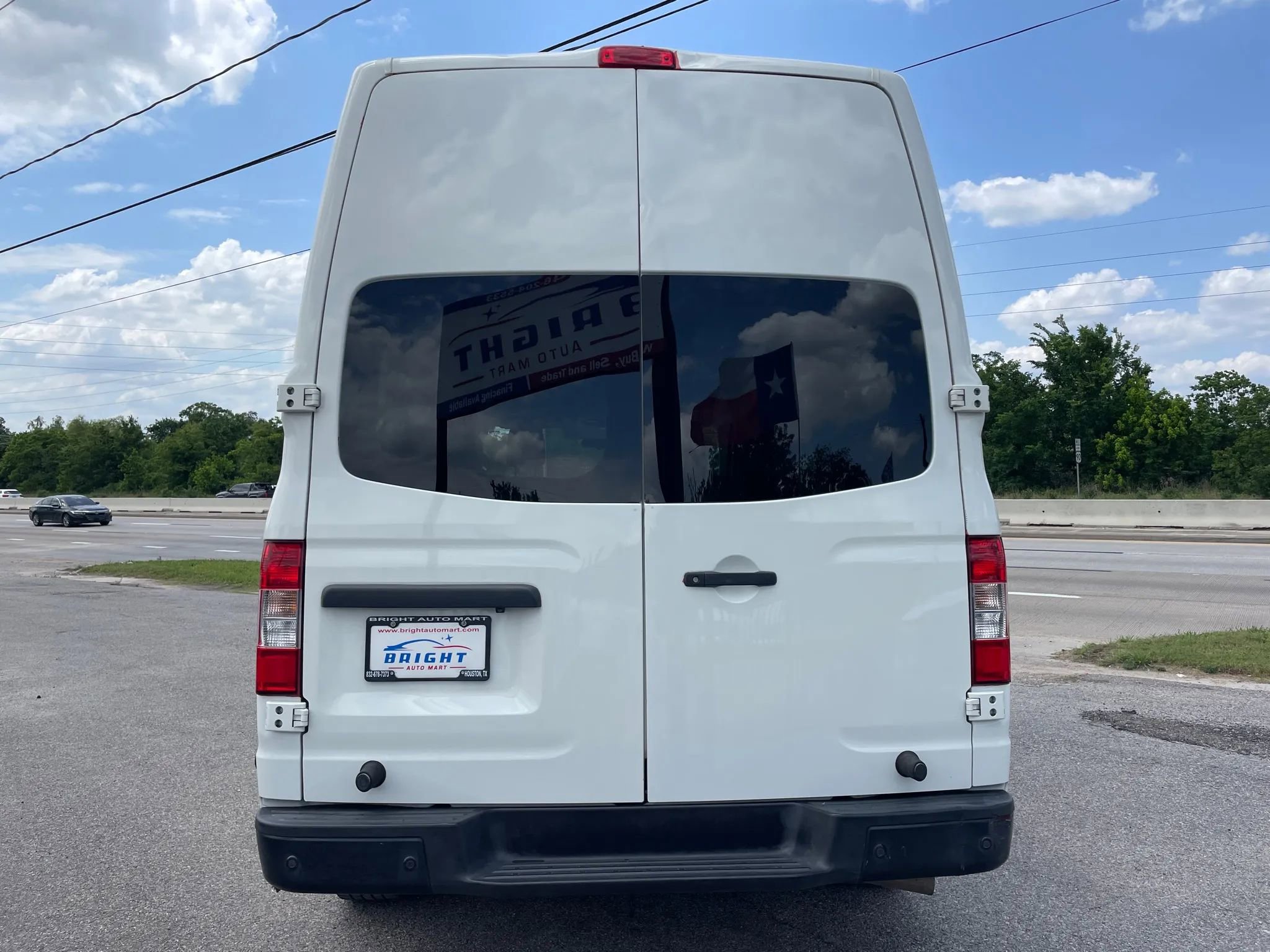 Used 2020 Nissan NV 2500 SV w/ Back Door Glass Package image 5